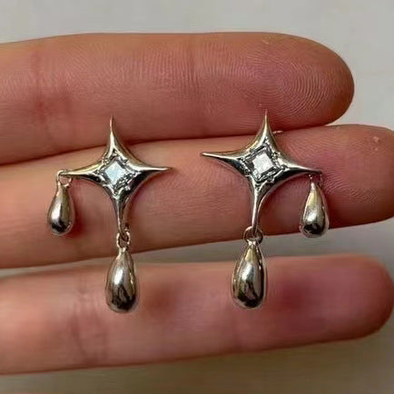 Teardrop earrings