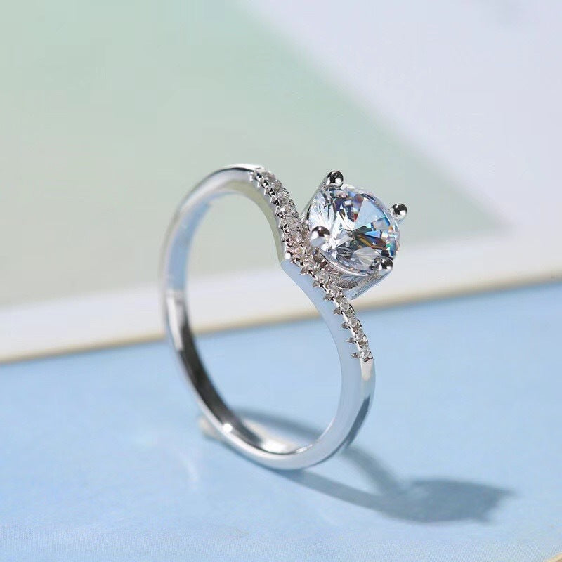 V-Shaped band ring