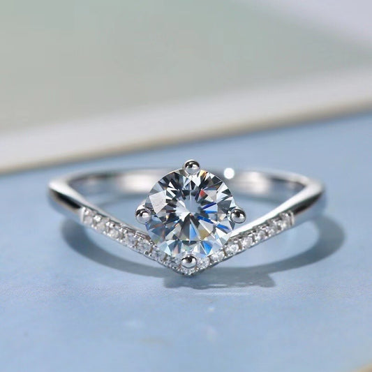 V-Shaped band ring