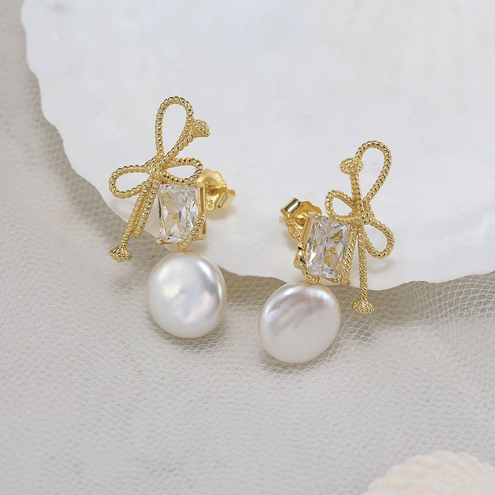 Charming Bow Pearl earrings