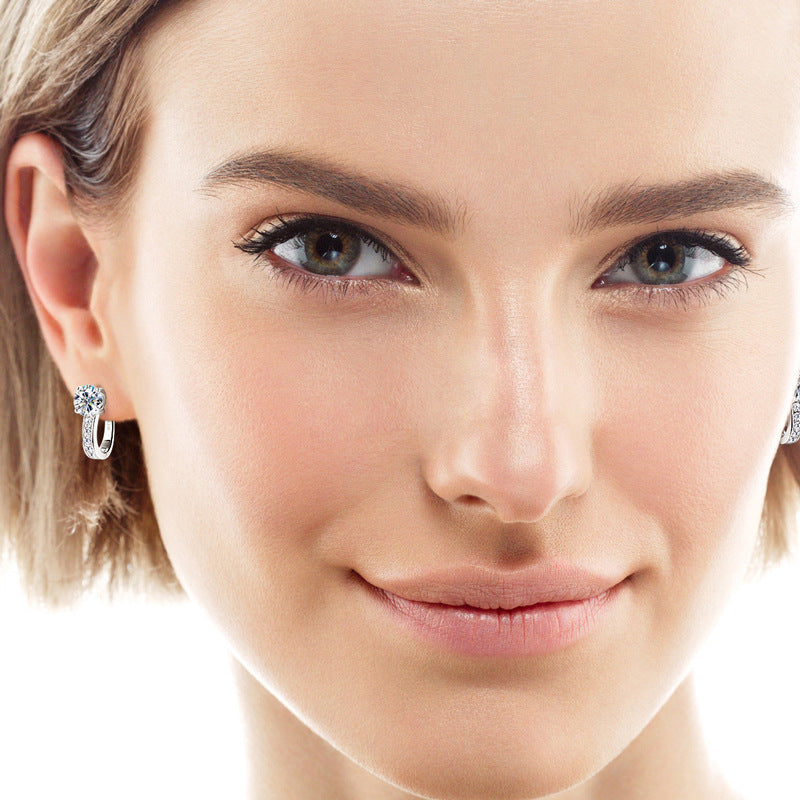 Exquisite solitaire earrings