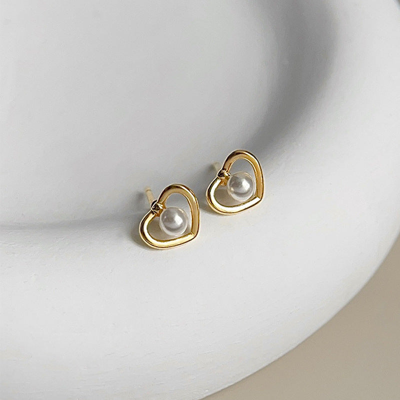 Heart Pearl Stud Earrings Light Luxury Minority Women's Heart-shaped Hollow-out