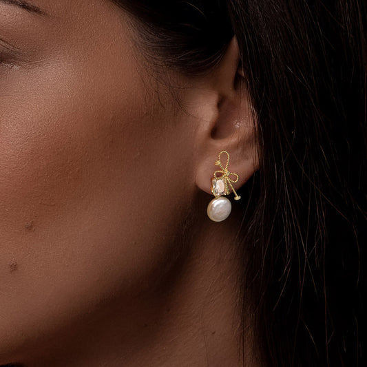 Charming Bow Pearl earrings